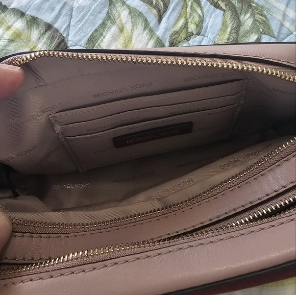 MICHAEL KORS SMALL TRI-COLOR LEATHER CAMERA BAG - Picture 12 of 15